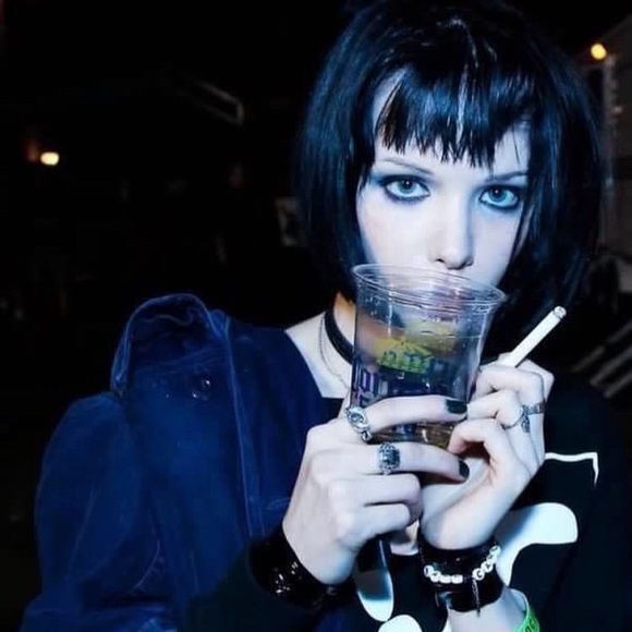 Meet your Posher, Iliani - Picture 1 of 1